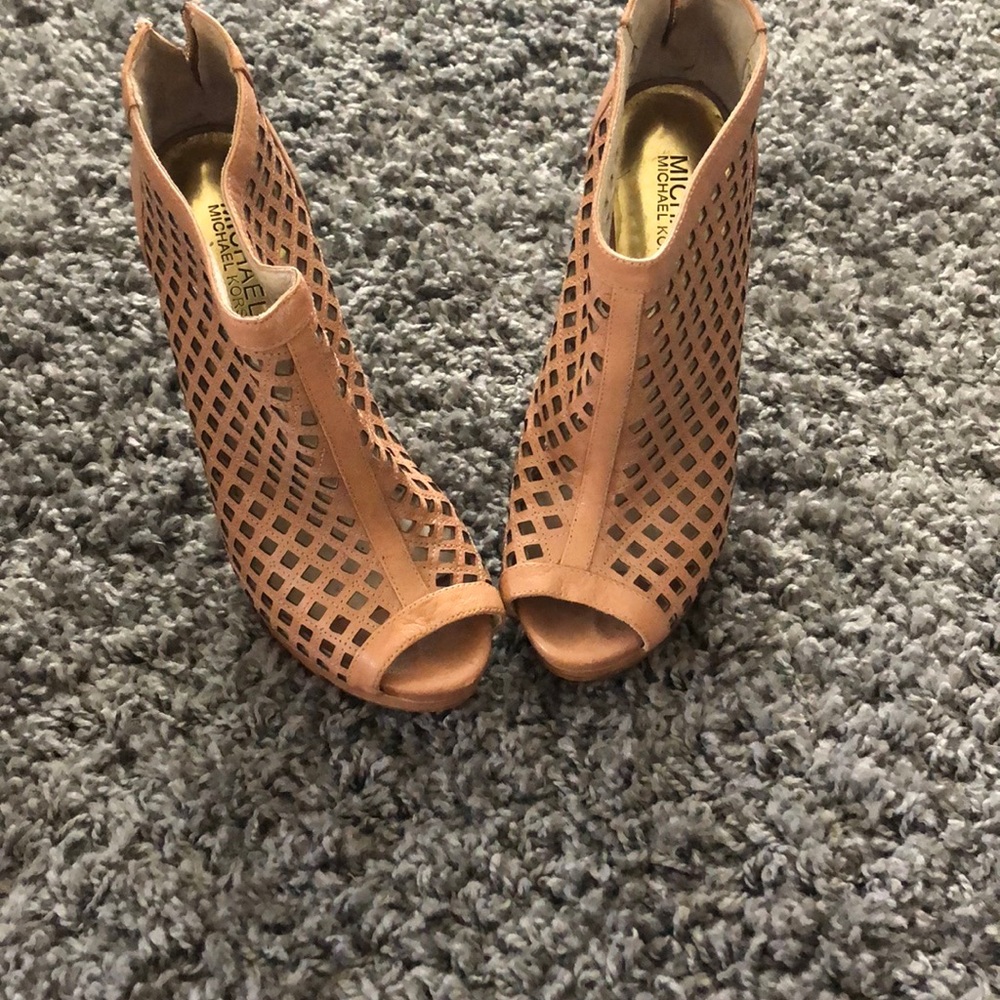 Michael kors heel